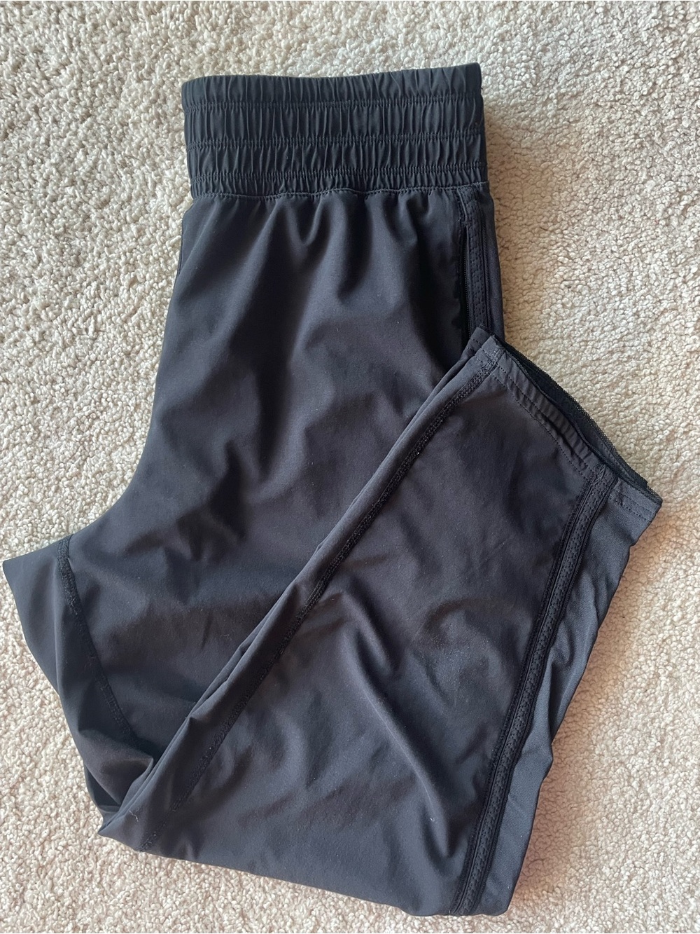 Lululemon Black Athleisure Flowy Capri Elastic Waisted Pants Zip Pockets Active